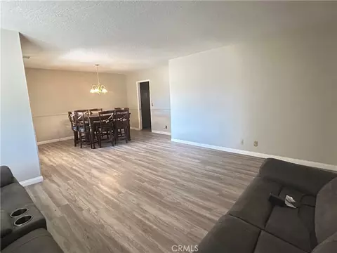 Living - 19430 Tomahawk Rd, Apple Valley, CA 92307 photo 3 of 3