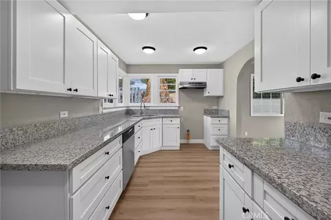 Kitchen - 2050 E Oakland Ave, Hemet, CA 92544 photo 3 of 3