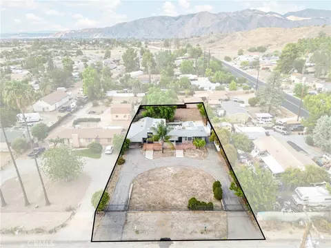 View/Area - 2050 E Oakland Ave, Hemet, CA 92544 photo 2 of 4