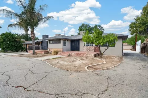 Exterior - 2050 E Oakland Ave, Hemet, CA 92544 photo 11 of 16