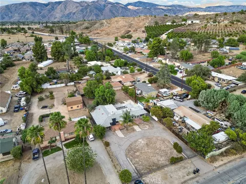 View/Area - 2050 E Oakland Ave, Hemet, CA 92544 photo 3 of 4