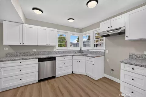 Kitchen - 2050 E Oakland Ave, Hemet, CA 92544 photo 2 of 3