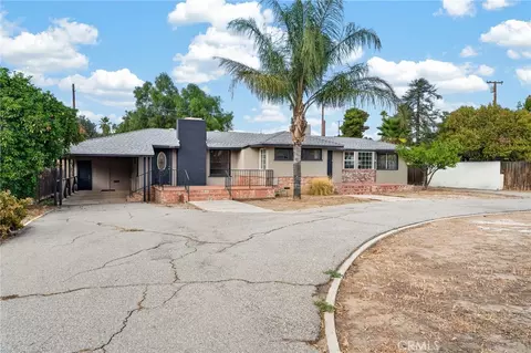 Exterior - 2050 E Oakland Ave, Hemet, CA 92544 photo 14 of 16