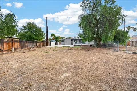 Exterior - 2050 E Oakland Ave, Hemet, CA 92544 photo 8 of 16