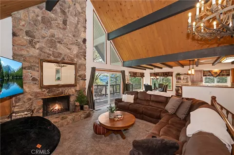 Living - 230 Shasta, Lake Arrowhead, CA 92352 photo 3 of 5