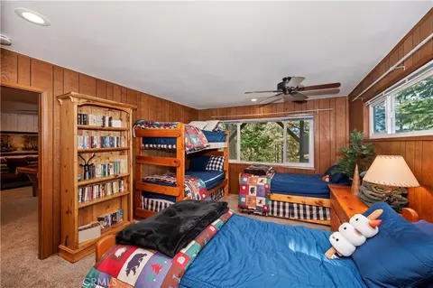 Bedroom - 230 Shasta, Lake Arrowhead, CA 92352 photo 7 of 8