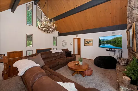 Living - 230 Shasta, Lake Arrowhead, CA 92352 photo 4 of 5