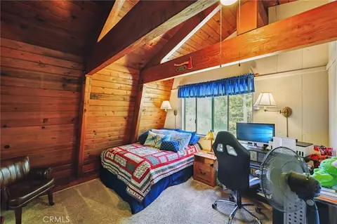 Bedroom - 463 Delle Dr, Crestline, CA 92325 photo 4 of 6