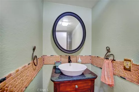 Bath - 6560 Hemingway, Riverside, CA 92506 photo 1 of 4