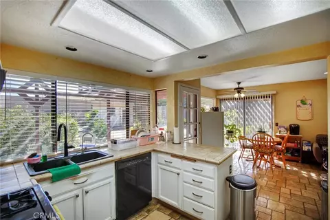 Kitchen - 6560 Hemingway, Riverside, CA 92506 photo 2 of 3