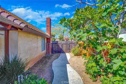 Exterior - 6560 Hemingway, Riverside, CA 92506 photo 5 of 9
