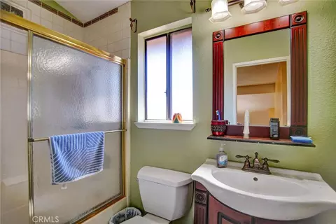Bath - 6560 Hemingway, Riverside, CA 92506 photo 4 of 4