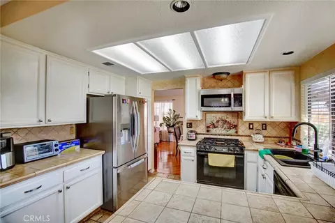 Kitchen - 6560 Hemingway, Riverside, CA 92506 photo 3 of 3