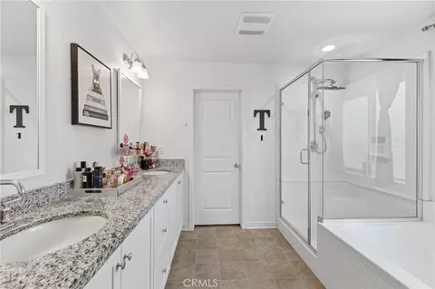 Bath - 36918 Arezzo Ct, Beaumont, CA 92223 photo 2 of 4