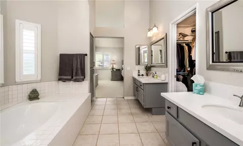 Bath - 31858 Valone Ct, Temecula, CA 92591 photo 4 of 6