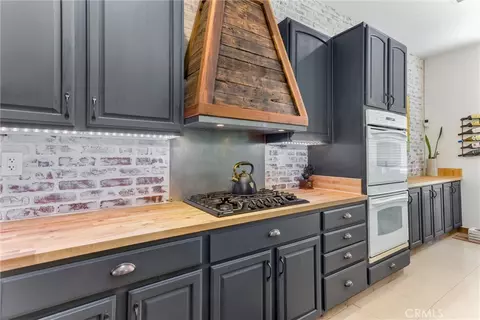 Kitchen - 720 Indigo, Beaumont, CA 92223 photo 3 of 5