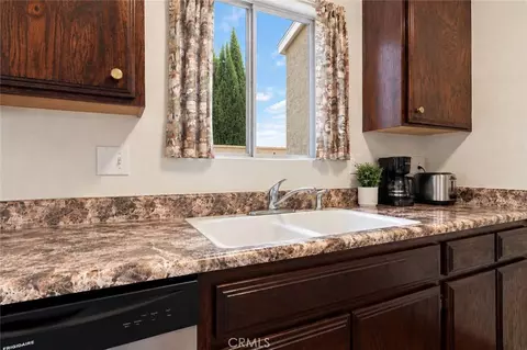 Kitchen - 17450 Sequoia, Hesperia, CA 92345 photo 3 of 3