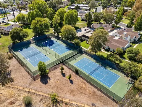 View/Area - 803 E Palm Ave, Redlands, CA 92374 photo 7 of 12