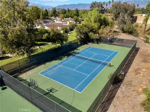 View/Area - 803 E Palm Ave, Redlands, CA 92374 photo 8 of 12