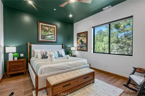 Bedroom - 807 Cameron Dr, Big Bear Lake, CA 92315 photo 8 of 13