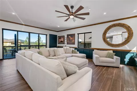 Living - 807 Cameron Dr, Big Bear Lake, CA 92315 photo 4 of 4