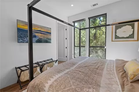 Bedroom - 807 Cameron Dr, Big Bear Lake, CA 92315 photo 2 of 13
