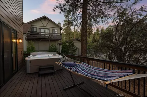 Exterior - 807 Cameron Dr, Big Bear Lake, CA 92315 photo 7 of 8
