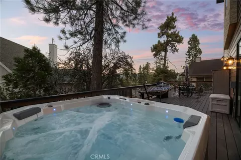 Exterior - 807 Cameron Dr, Big Bear Lake, CA 92315 photo 4 of 8