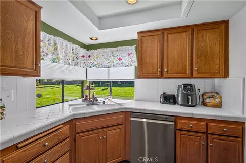Kitchen - 1457 Bella Vis, Redlands, CA 92373 photo 2 of 3