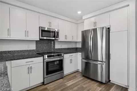Kitchen - 7149 Olive Grv, Riverside, CA 92507 photo 2 of 2