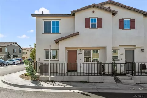 Exterior - 7149 Olive Grv, Riverside, CA 92507 photo 2 of 6