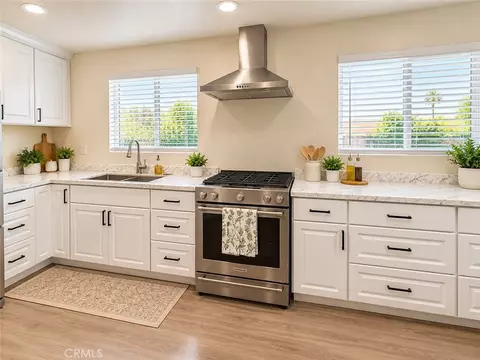 Kitchen - 9836 Bolton Ave, Riverside, CA 92503 photo 3 of 4
