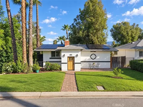 19 Sherril Ln, Redlands, CA 92373