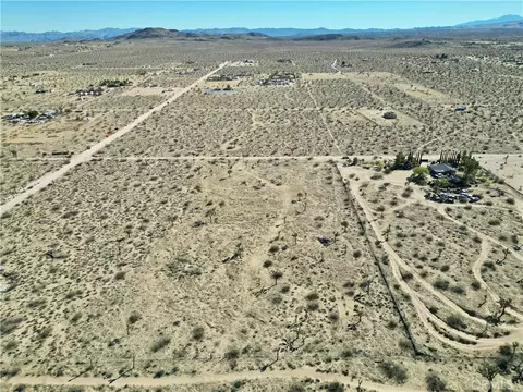 58807 Philippi, Landers, CA 92285 photo 4