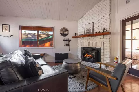 Living - 719 Pine, Sugarloaf, CA 92386 photo 2 of 3