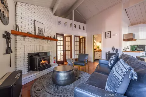 Living - 719 Pine, Sugarloaf, CA 92386 photo 3 of 3