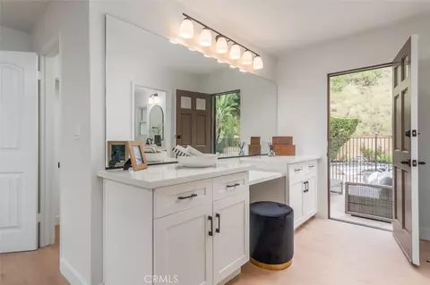 Entry Way - 1837 Ayers Way, Burbank, CA 91501 photo 3 of 3