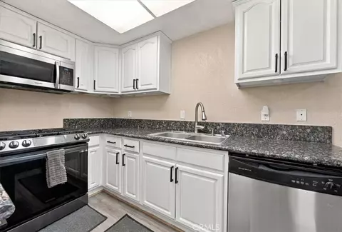 Kitchen - 788 Gianni Dr #202, Corona, CA 92879 photo 4 of 4