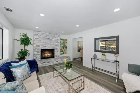 Living - 347 Birchwood, Lake Arrowhead, CA 92352 photo 3 of 3