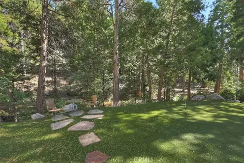 Exterior - 347 Birchwood, Lake Arrowhead, CA 92352 photo 7 of 11