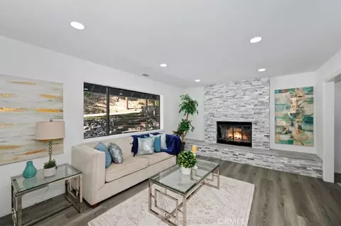 Living - 347 Birchwood, Lake Arrowhead, CA 92352 photo 2 of 3