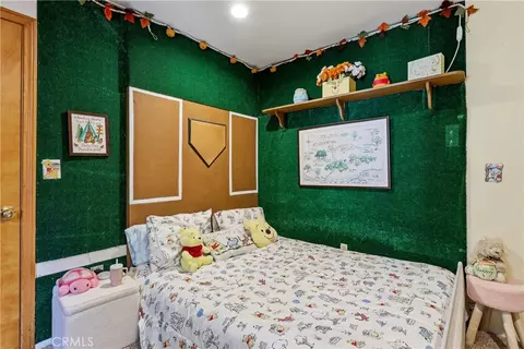 Bedroom - 103 Pine Rdg, Crestline, CA 92325 photo 8 of 9