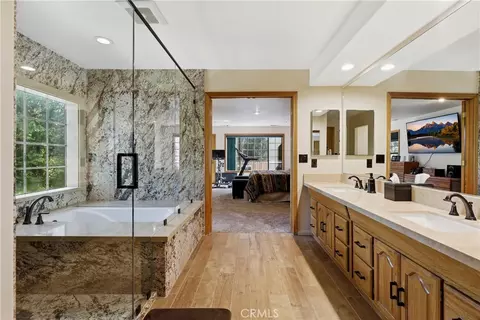 Bath - 103 Pine Rdg, Crestline, CA 92325 photo 4 of 7