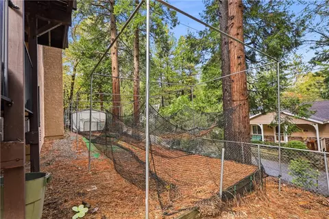 Exterior - 103 Pine Rdg, Crestline, CA 92325 photo 8 of 10