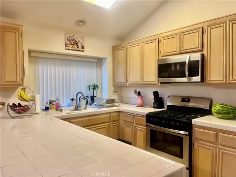 Kitchen - 3327 July, Riverside, CA 92503 photo 2 of 4