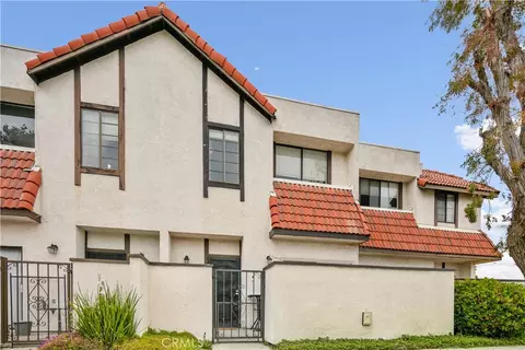 27612 Nugget Dr #5, Canyon Country, CA 91387