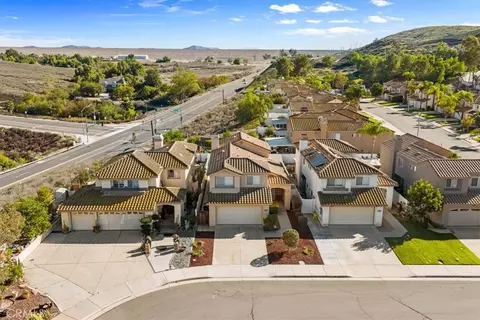 View/Area - 17987 Spring View Ct, Riverside, CA 92503 photo 4 of 7