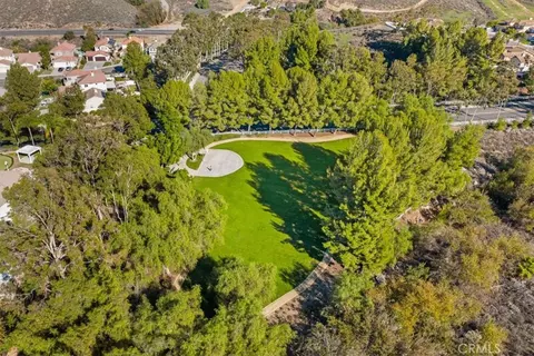 View/Area - 17987 Spring View Ct, Riverside, CA 92503 photo 2 of 7