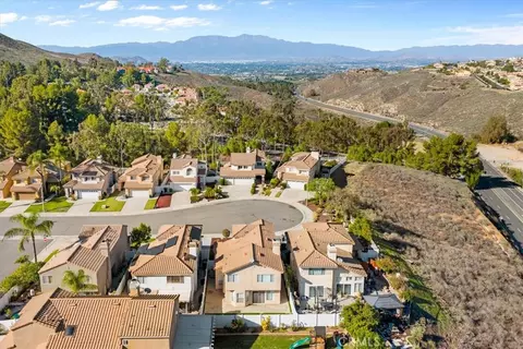 View/Area - 17987 Spring View Ct, Riverside, CA 92503 photo 6 of 7