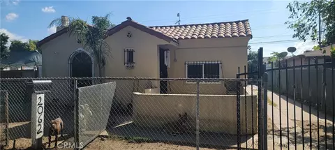 2062 E Hatchway St, Compton, CA 90222 photo 2